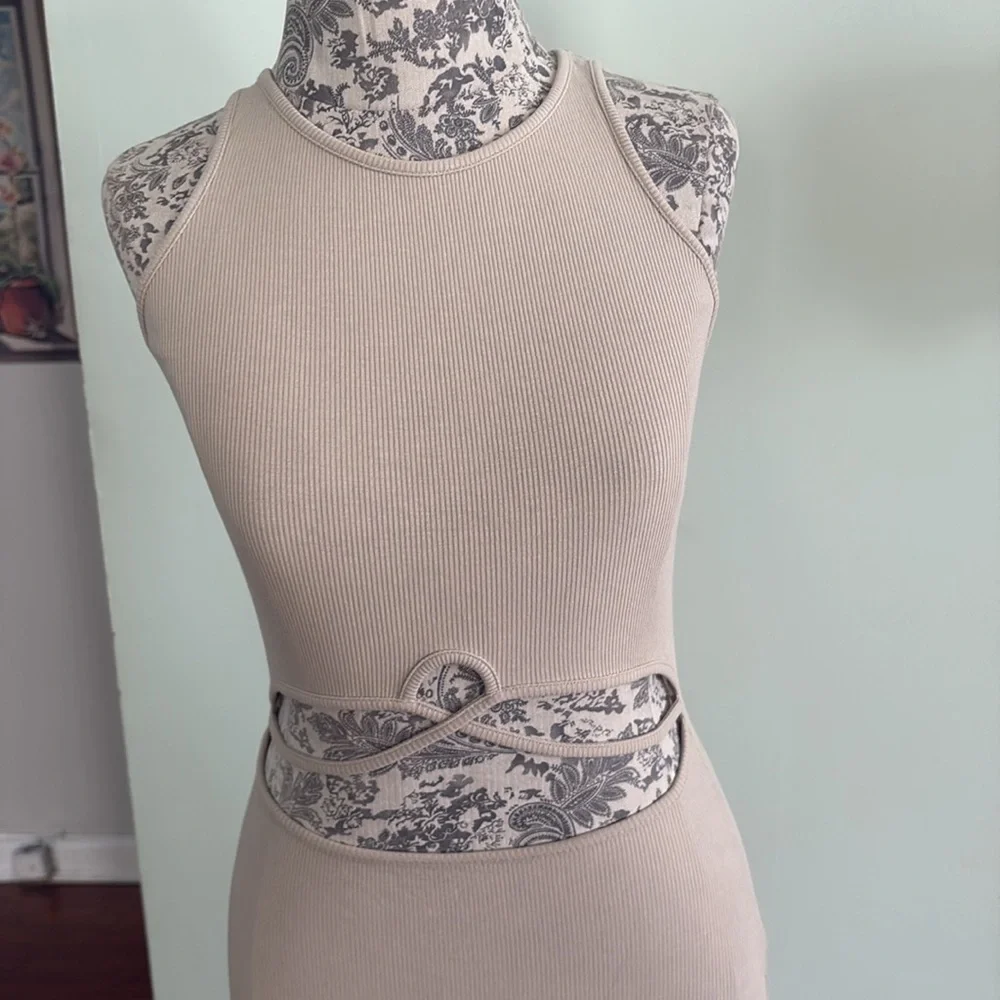 Sophie Rue Tan Cut Out Ruched Bodycon Dress - Picture 2 of 12